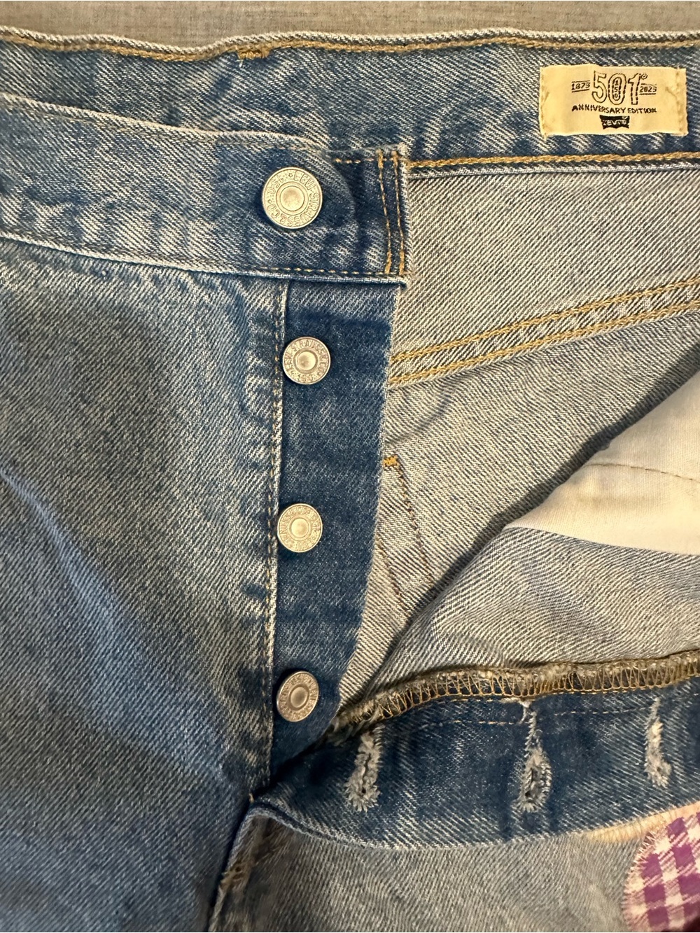 Levi's Light Blue Denim Shorts with Multicolor Flower Patches - Picture 6 of 13